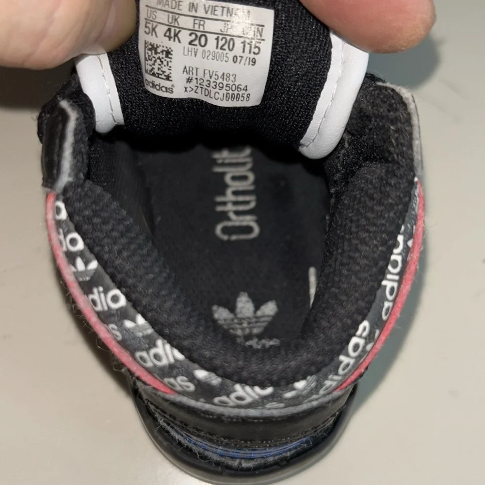 🍀EUC Adidas Black and Red Baby Walker Shoes EUC